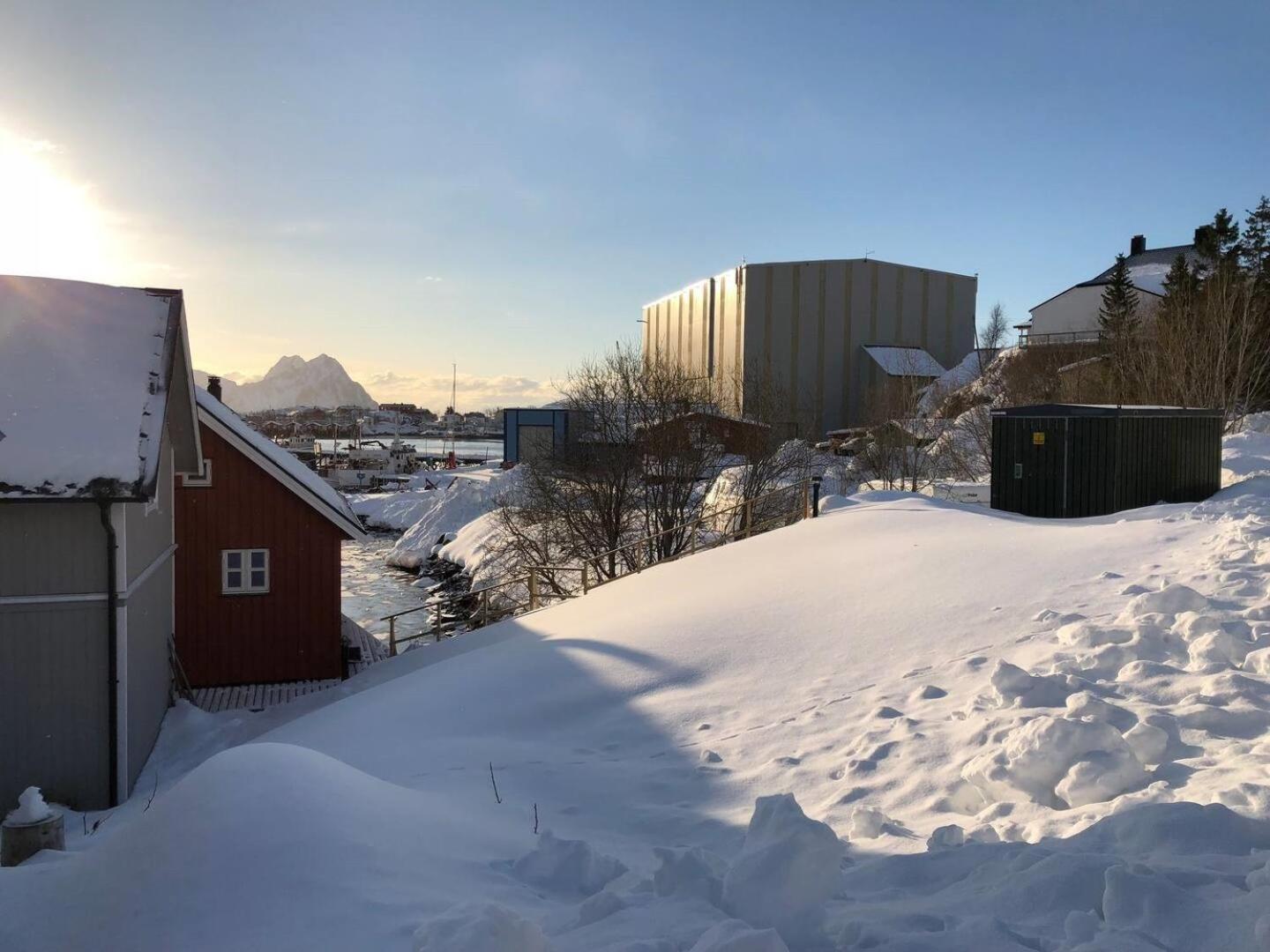 Nora'S Waterfront Cabin Svolvær Exterior photo