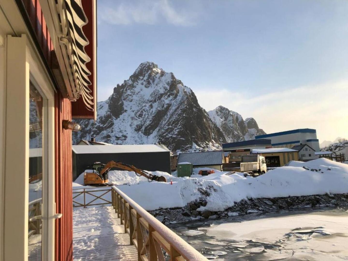 Nora'S Waterfront Cabin Svolvær Exterior photo