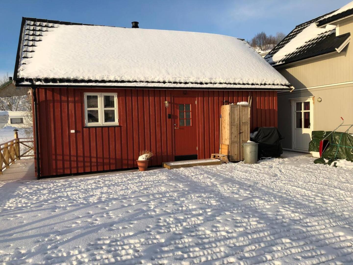 Nora'S Waterfront Cabin Svolvær Exterior photo